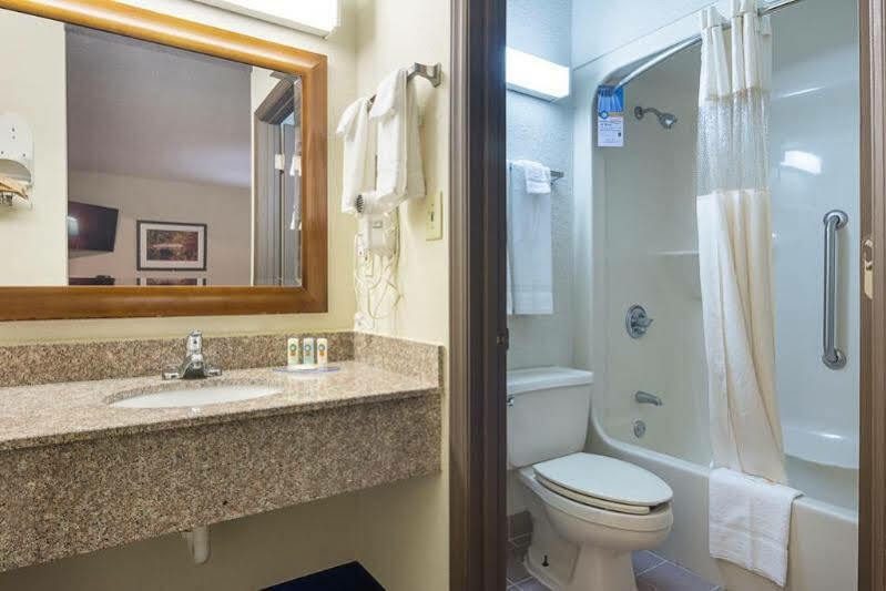 Quality Inn Commerce At I-85 Buitenkant foto